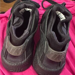Nike Huraches Black Sneakers